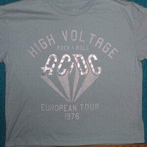 NWOT ACDC High Voltage European Tour 1976 Graphic Boxy/Crop Shirt S. X Large(14)